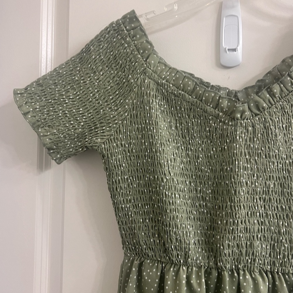 Simplee Green Ruched Maxi Dress - Picture 3 of 7